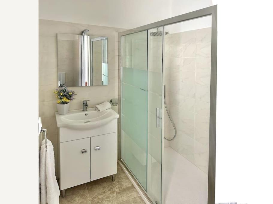 Josef House Apartment Graniti ภายนอก รูปภาพ